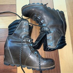 Sorel Conquest Joan Wedge Boots